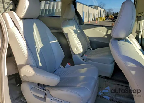 2011 Toyota Sienna Xle z USA, uszkodzony, nr VIN 5TDDK3DC8BS010342